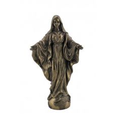 Panna Marie stojící na zeměkouli